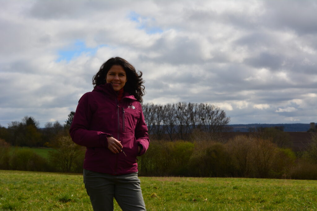 Beatriz Herrera in a landscape