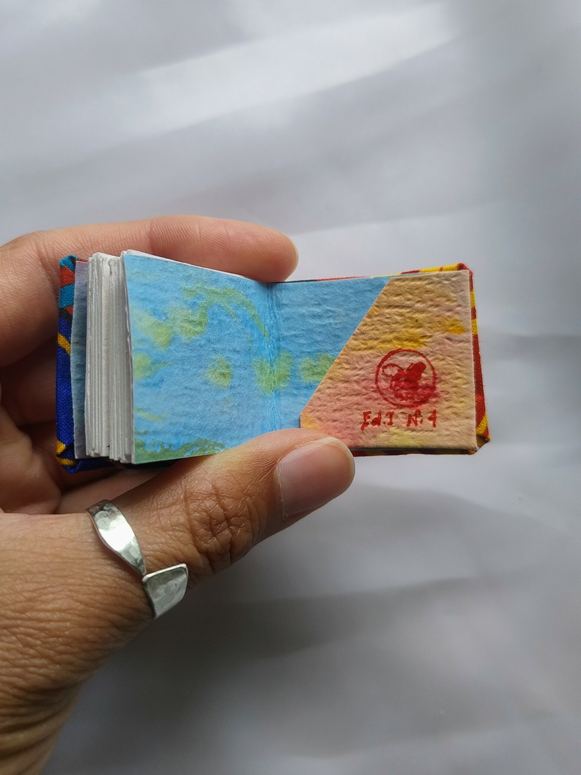 Mini sketchbook End pages and pocket